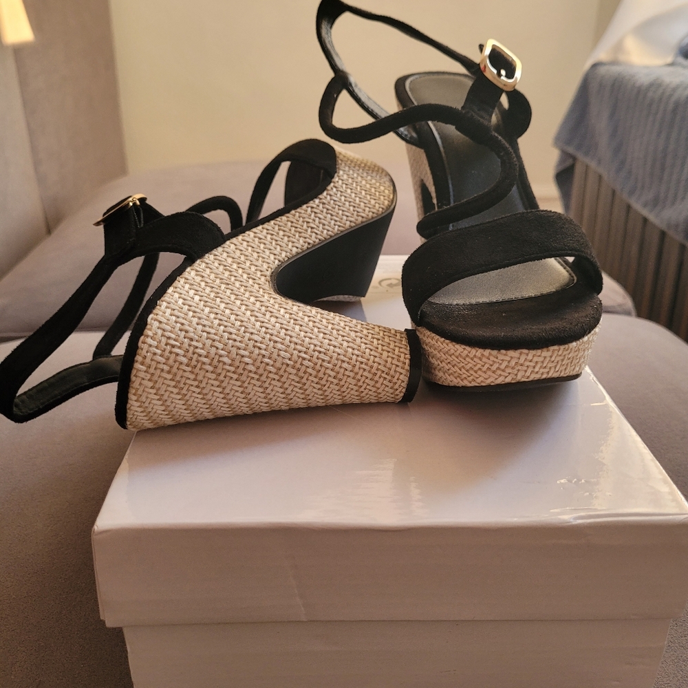 Heels - Picture 3 of 6